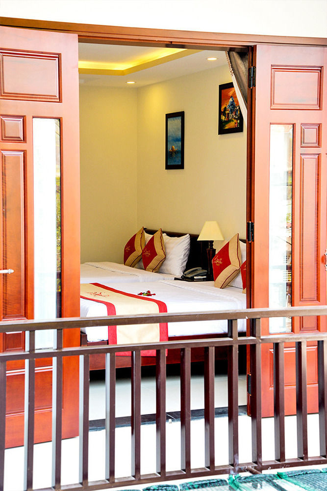 Nu Ni Homestay Хойан Экстерьер фото