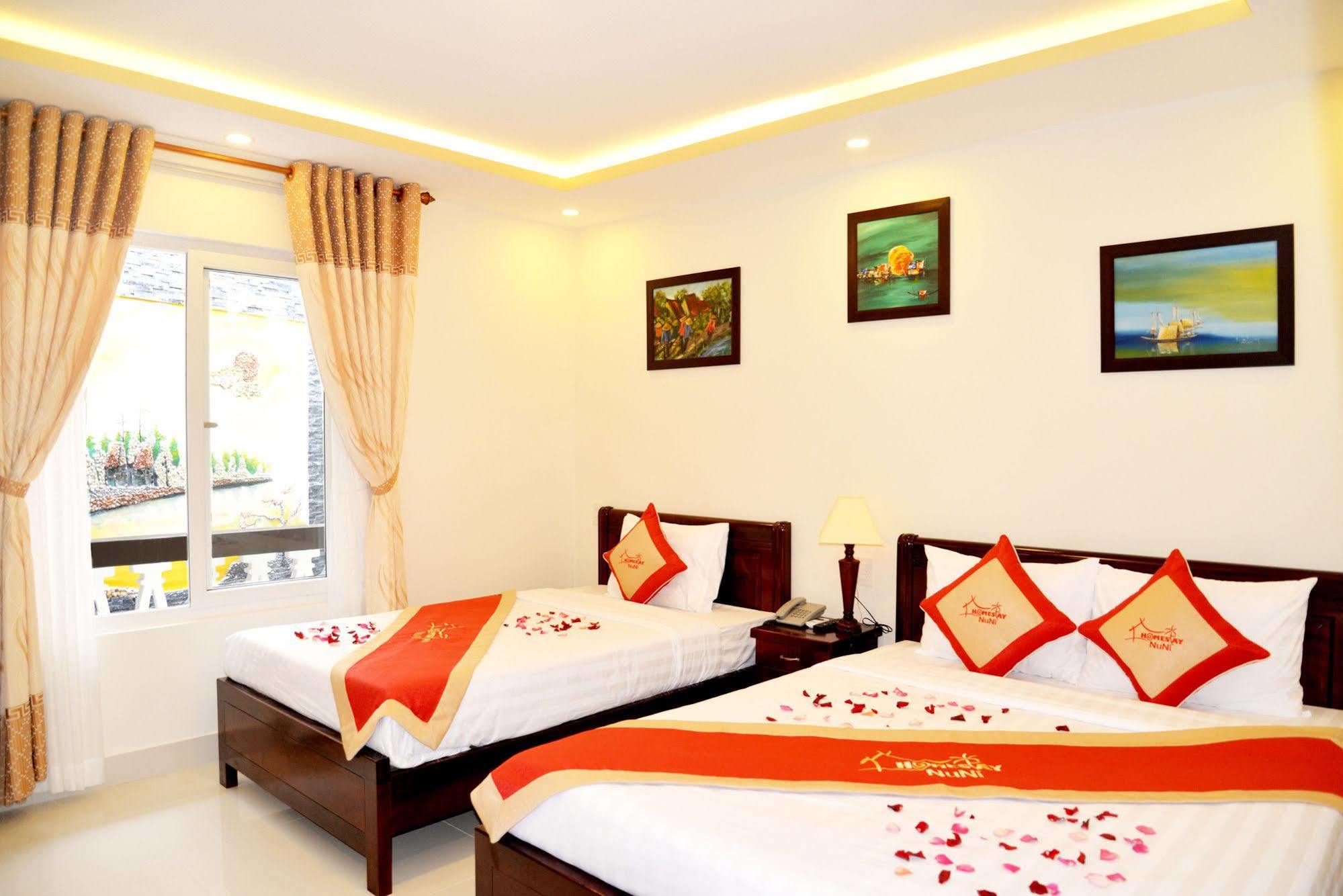 Nu Ni Homestay Хойан Экстерьер фото